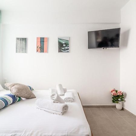 Renovated Studio Near Downtown كاندية المظهر الخارجي الصورة